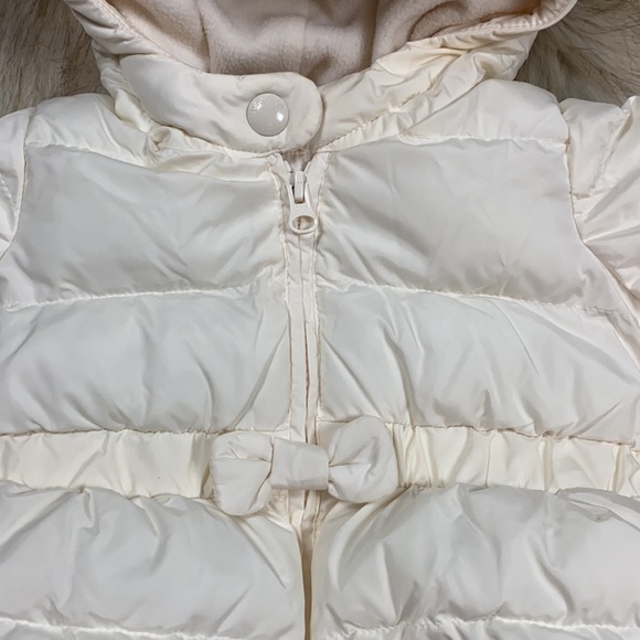 ❌Sold❌ 6-12 Month Gap Off-White Puffer Coat with Hood - Picture 10 of 10